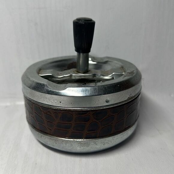 Gold Coin Metal ashtray with a snake-like pattern with a twist Made in Hong Kong - Picture 1 of 8